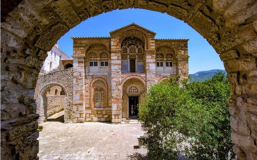 Μονοήμερη Εκδρομή στο Μουσείο Θήβας – Λιβαδειά – Μονή Οσίου Λουκά | Φωτογραφίες